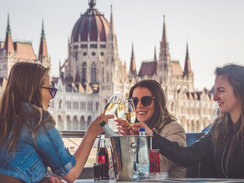 Budapest: Unlimited Prosecco and Wine Sightseeing Cruise - Entering from Dock 11 by Elisabeth Bridge (and why timing matters)