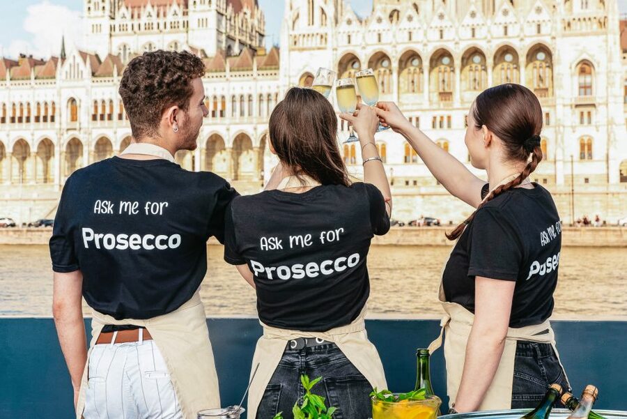 Budapest: Unlimited Prosecco, Beer and Aperol Spritz Cruise - Panoramic windows and the open-air deck: where the best moments happen