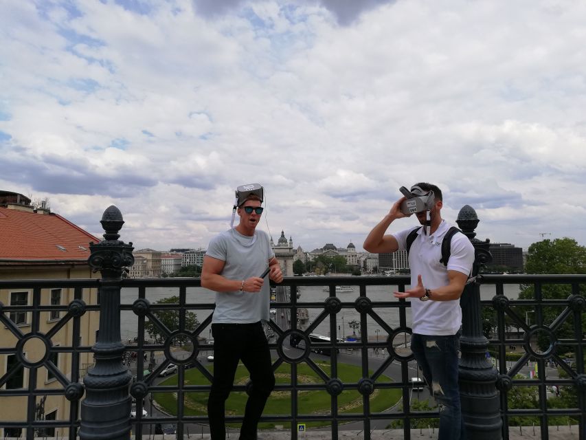 Budapest: Virtual Reality Tour in 8 Languages - Gear check: how the VR headset experience feels