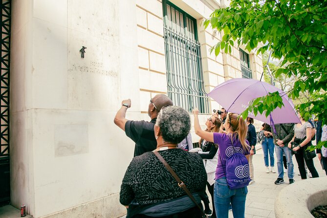 Budapest walking tour: Parliament and Shoes Memorial - Elizabeth Square and the Danubius Fountain: river energy meets city life