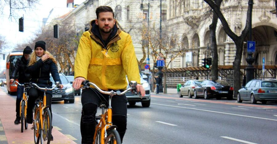 Budapest ❤️Winter Bike Tour with Coffee Stop❤️ - Why Budapest looks better on winter tires