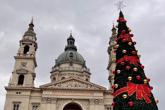 Budapest Wonderland - A Christmas Market Tour with Chimney Cake & Mulled Wine - The Gresham Palace Stop: A Landmark-Plus Moment, Not Just Another Stall