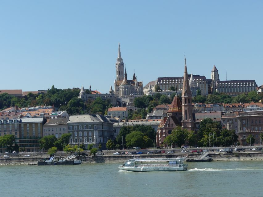 Castle District & Pest Driving Tour with Danube River Cruise - How to make the most of the views (and the language schedule)