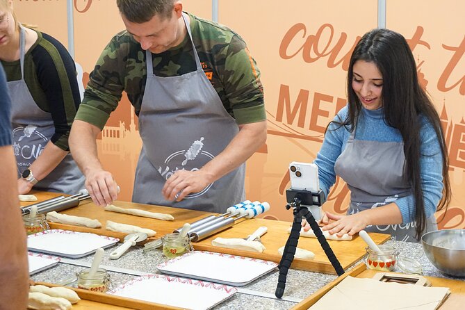 Chimney Cake Workshop Budapest Downtown - Kürtőskalács Class - Getting oriented fast: what you do from minute one