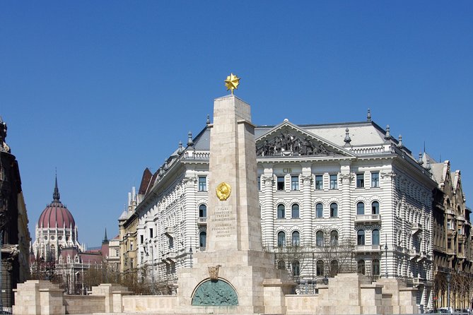 Classic Walk in Budapest Historical Center - Pesti Vigadó: Romantic architecture and aristocratic culture