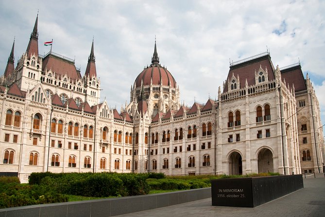 Classic Walk in Budapest Historical Center - Elizabeth Square: Danube Fountain and a ferris wheel sightline