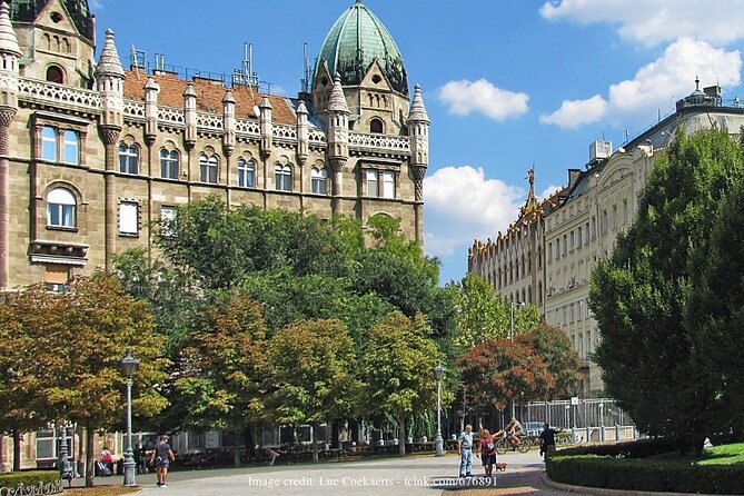Communism in Budapest: Private Tour with House of Terror Museum - House of Terror: facts, exhibits, and your guided way through