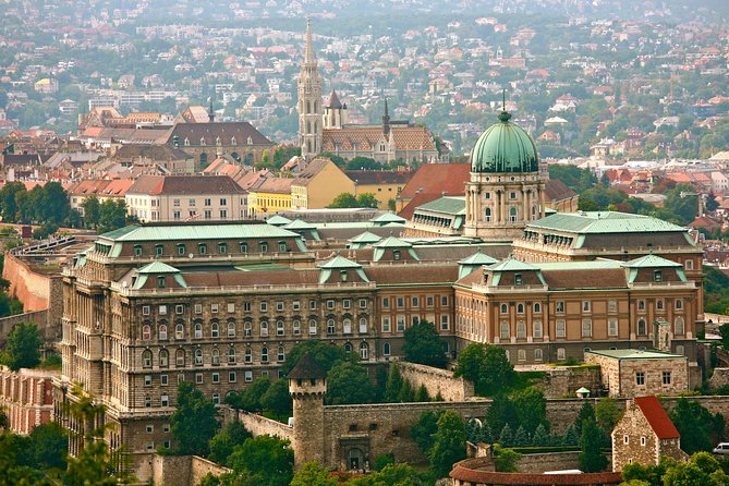 Complete Budapest - Full Day Private Tour with Lunch (8hr) - Parliament Building and St. Stephen’s Basilica: why the details matter