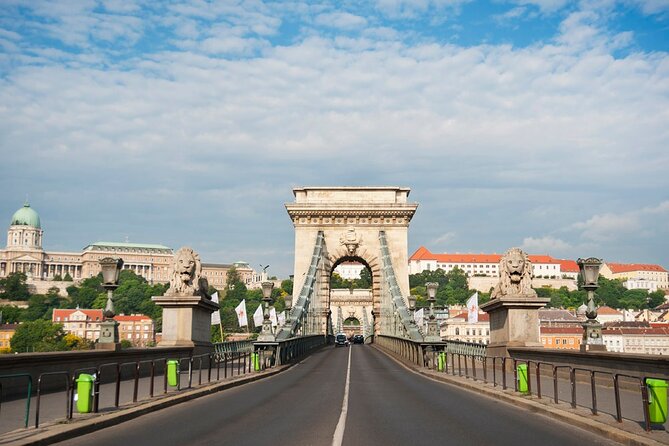Comprehensive sightseeing tour - Hungarian State Opera House and St. Stephen’s Basilica: art you can read
