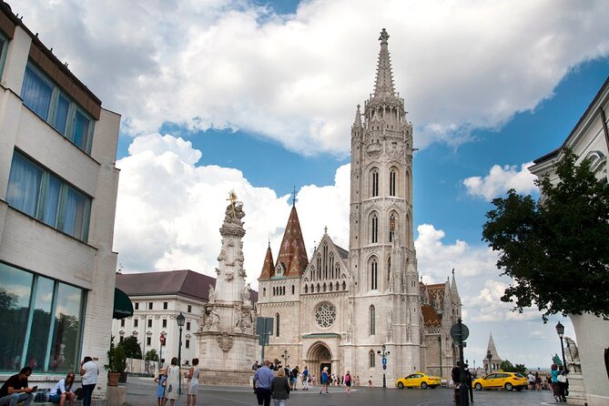 Comprehensive sightseeing tour - Szabadsag ter and Kossuth Lajos Square: monuments tied to real events