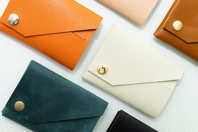 Create a unique leather accessory in downtown Budapest! - Design choices that shape the look (and how much time it takes)