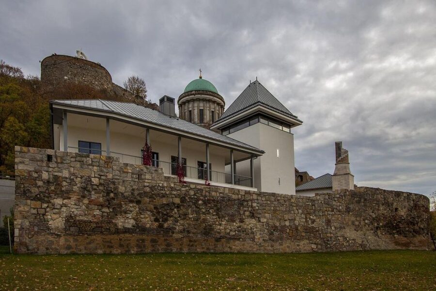 Danube Bend: Private 8-Hour Full Board Tour from Budapest - Esztergom Basilica and Treasury: The Best Reason to Come