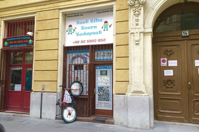 E-Bike Guided Tour in Castle Hill Budapest - Castle District by e-bike: Buda Castle, Matthias Church, and a big view payoff