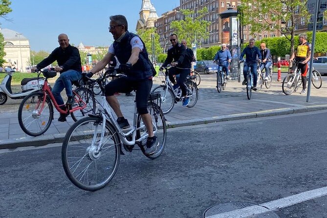 E-Bike Guided Tour in Castle Hill Budapest - Margaret Island: the calm break after the climbs