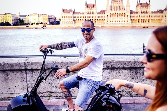 Easy & Convenient E-Scooter Rental for Sightseeing in Budapest - Following cycle routes with Google maps
