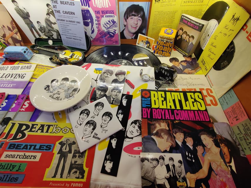 EGRI ROAD BEATLES MUSEUM - Headphones and audio moments that keep you focused