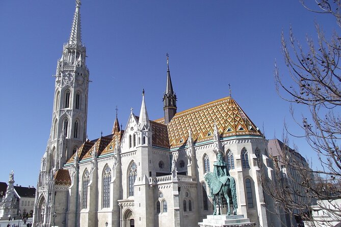 Essential Walking Tour - King Matthias Fountain and Sandor Palace: Short, Visual Detours