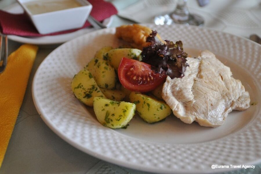 From Budapest: Full-Day Danube Bend Tour with Lunch - Pacing, timing, and making the most of your photos