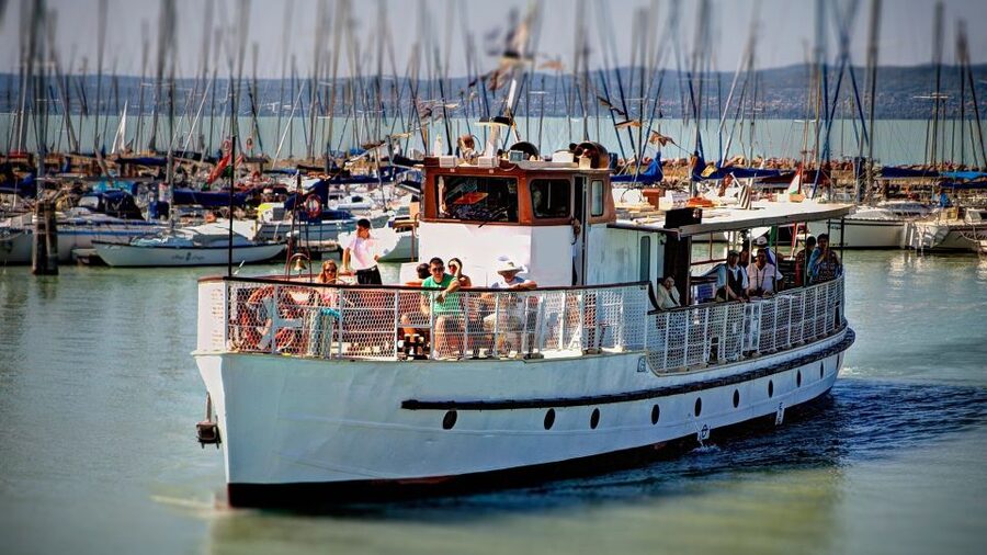 From Budapest: Lake Balaton Day Tour - Guide Quality and How the Day Feels in Real Life