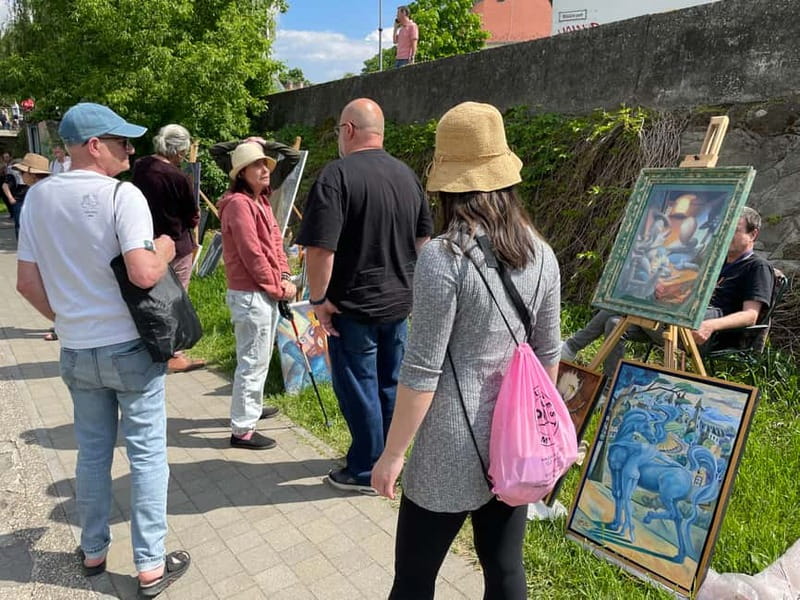 From Budapest: Szentendre Day Trip with Street Food - Free Time and the Arts and Crafts Market: Shop Like a Local, Not a Tourist