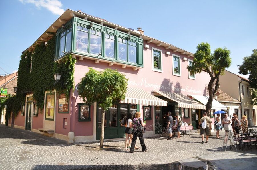 From Budapest: Szentendre Half-Day Tour - Transportation comfort, group size, and how to get the most out of 4 hours