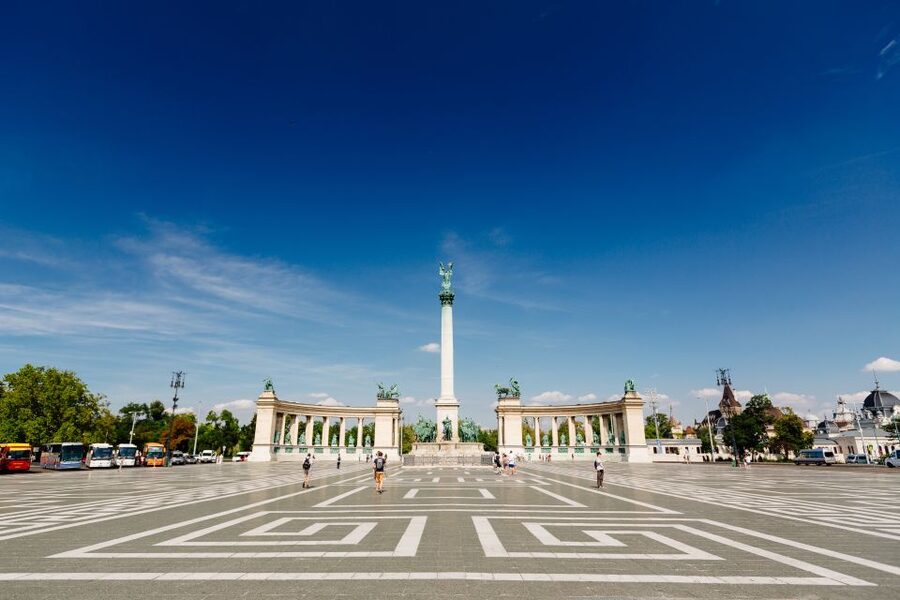 From Vienna: Guided Day Trip to Budapest - 3.5 Hours of Free Time in Pest: How to Use It Without Burning the Day