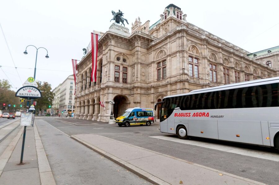 From Vienna: Guided Day Trip to Budapest - Guides, Languages, and Group Dynamics: Mirko, Eva, and Elena