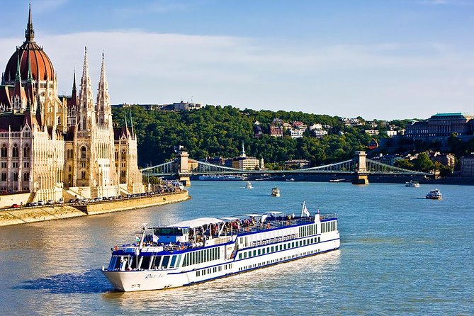 Full Day Private Budapest City Tour With Lunch and Cruise option - Parliament and the Chain Bridge: the Danube as a connection, not a backdrop