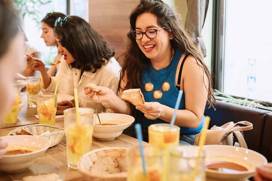 Guided Tipsy Food Tour with Drinks Included in Budapest - Meeting at Kazinczy Street Synagogue (and Why That Matters)