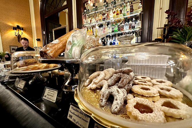 Guilty pleasures - A Budapest Dessert & Coffee House Tour - Tart stop with a front-row view of dough stretching