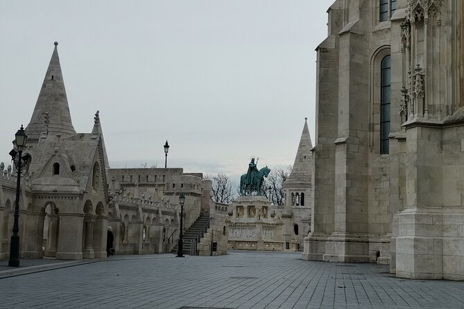 Historical and Cultural Guided Tour of Budapest - St. Stephen’s Basilica and the Holy Right Hand relic