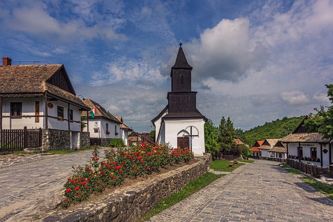 HOLLÓKŐ UNESCO World Heritage site + Eger Castle Private guided tour - How the full day works from Budapest