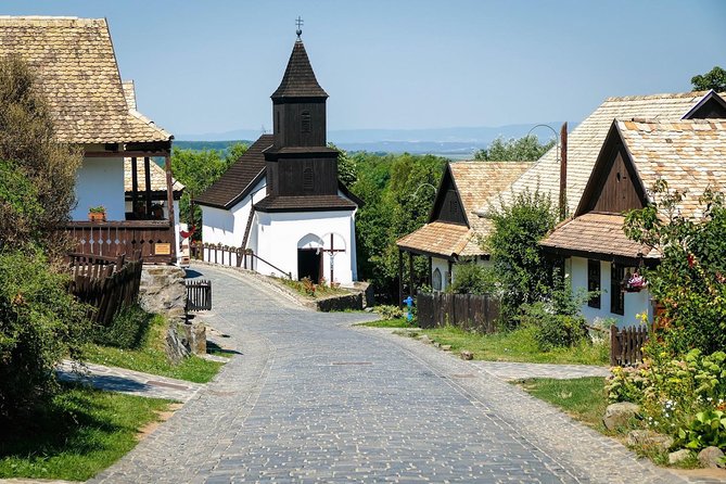 HOLLÓKŐ UNESCO World Heritage site + Eger Castle Private guided tour - Eger Castle: the 1552 siege story in stone