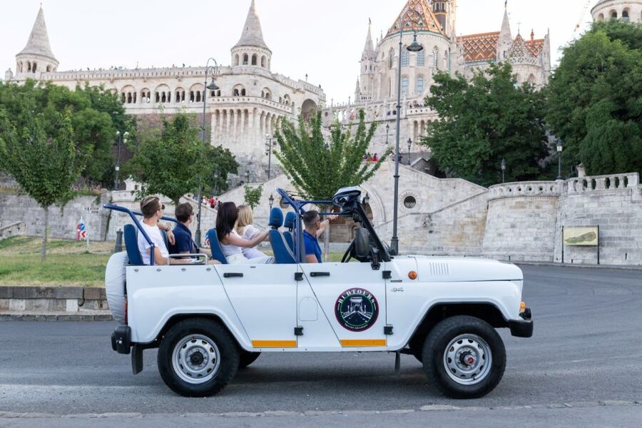 Iconic Budapest tour with Classic Russian Jeep and G-Wagon - Russian UAZ or Mercedes G-Wagon: what the ride changes in Budapest