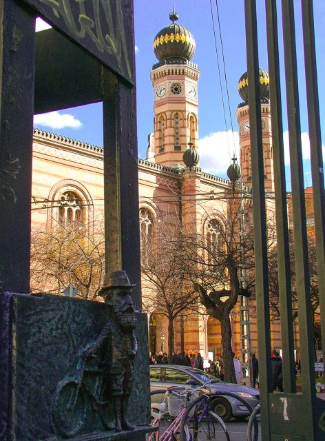 Jewish Heritage / Full tour - Jewish Quarter energy after the tour: UNESCO heritage, street art, and lunch options