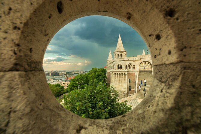 Live virtual walking tour in the Buda Castle quarter - Cherry trees, Buda hills views, and Matthias Church to the finish