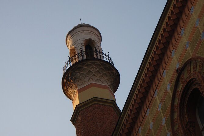Past and Present of Budapest Jewish District Tour - Rumbach Street Synagogue and Kazinczy area: restored facades and everyday ritual life