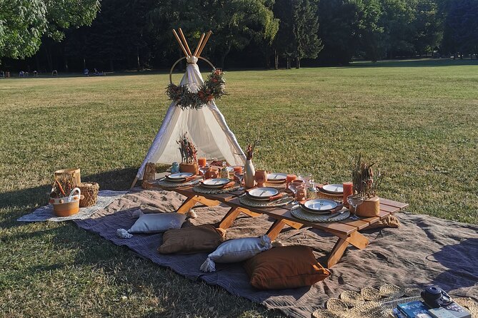 Picnics experience in Hungary - The “Vajdahunyad Castle” setting, and why it works for photos