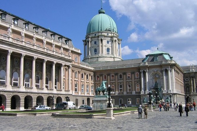 Private 4 Hours Budapest city tour and 3 hours Széchenyi thermal spa relax - Parliament, Chain Bridge Storytelling, and Heroes Square