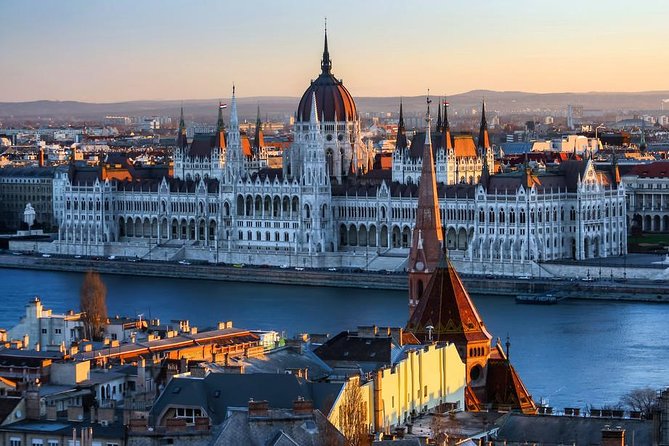 Private 4-hours City Tour of Budapest with private guide and Hotel Pick-up - Private, chauffeured comfort that makes the route easier