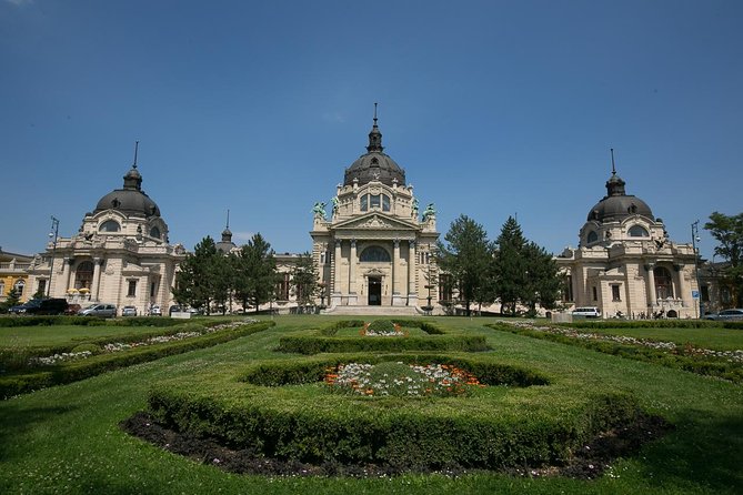 Private Budapest Bike Tour with Cafe Stop - Back in Pest: Great Market Hall, National Museum area, and the Synagogue