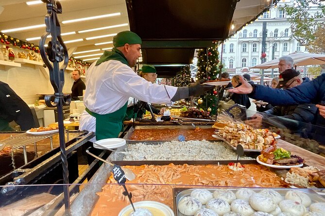 Private Budapest Christmas Market Tour with Chimney Cake & Mulled Wine - Private Pickup: What You Should Expect (And What You Shouldn’t)