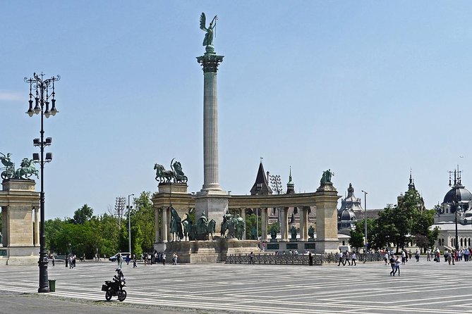 Private Budapest City Tour by Car - Key Things You’ll Notice on This Budapest Highlights Car Tour