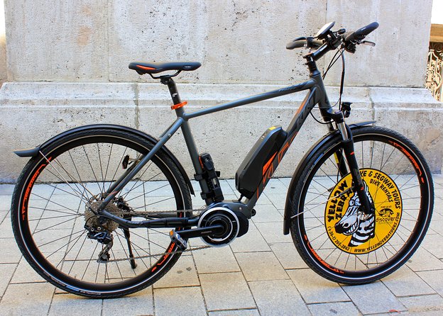 Private Budapest E-Bike Tour - Across the cobbles: Buda Castle and medieval streets