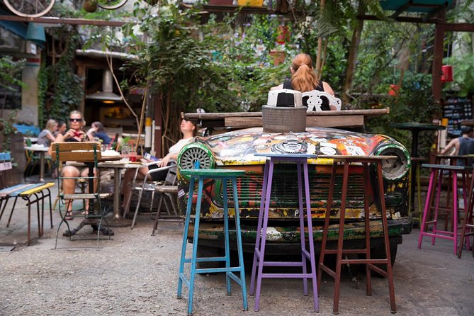 Private Budapest Ruin Bar Tour with Local Drinks & Street Food - The Snacks and Langos Moment: What to Expect From the Food