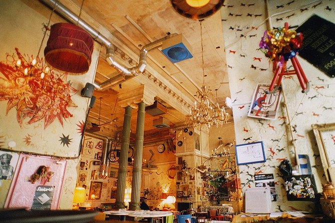 Private Budapest Ruin Bar Tour with Local Drinks & Street Food - The Guide Factor: When a Great Host Makes the Night