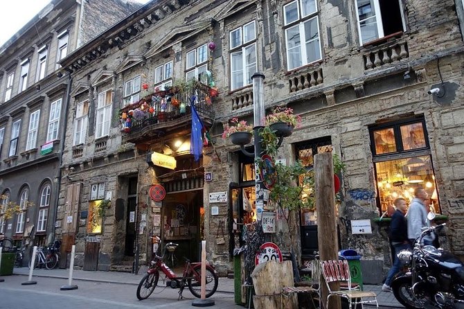Private Budapest Ruin Bar Tour with Local Drinks & Street Food - District 7 Street Art: Why It’s More Than a Photo Break