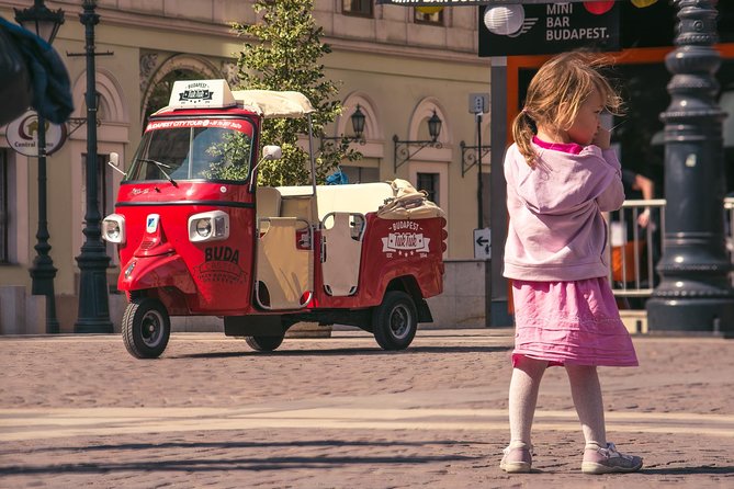 Private Budapest TukTuk Tour: Custom Route, Hotel Pickup - Bath neighborhoods, Jewish landmarks, and the “party quarter” edge