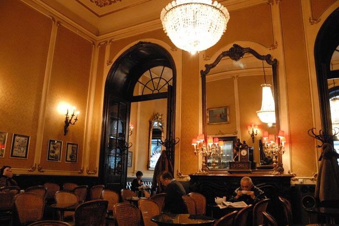 Private Café Wandering: Excursion through Budapest’s Belle Epoque - Museum Café since 1885: the guest book is the real souvenir