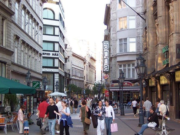 Private City Kickstart Tour: Budapest - Key highlights worth your time